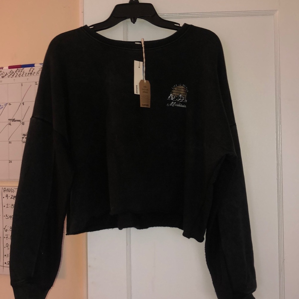 long sleeve crop top